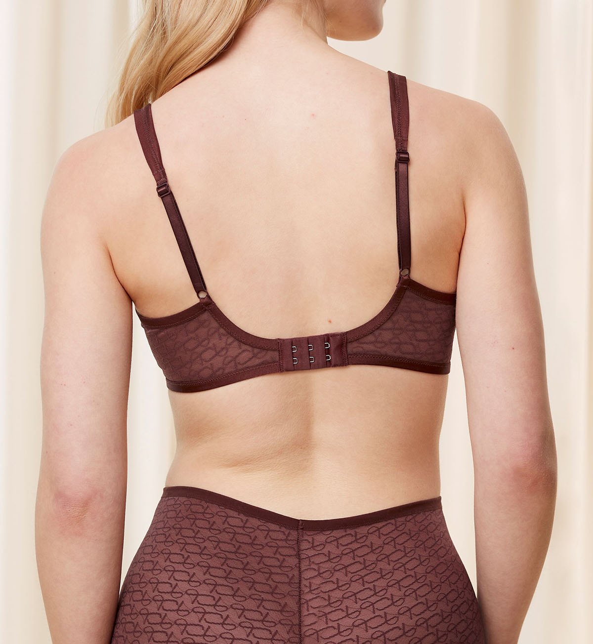 SIGNATURE SHEER MINIMISER BRA