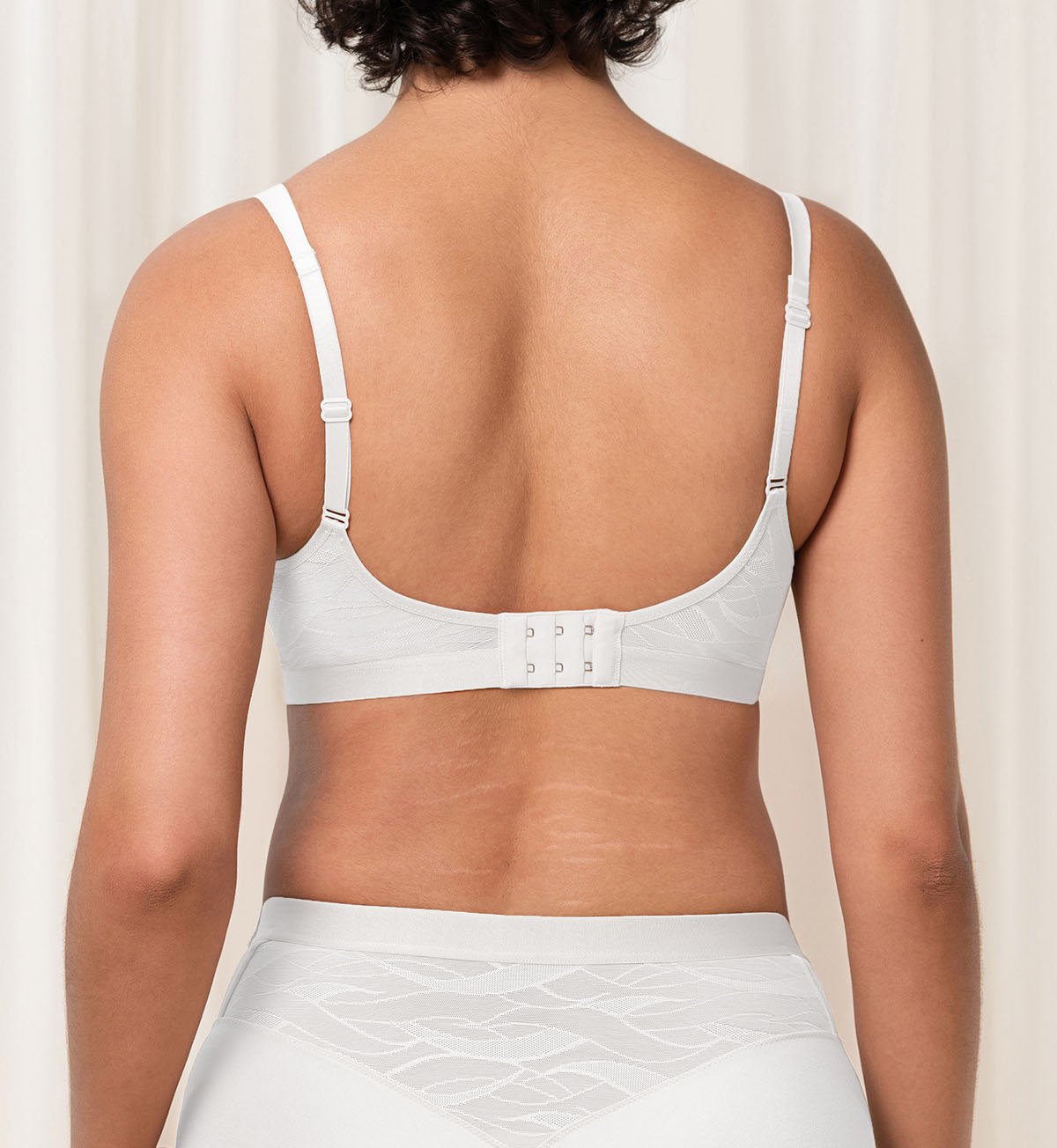 AIRY SENSATION MINIMISER BRA
